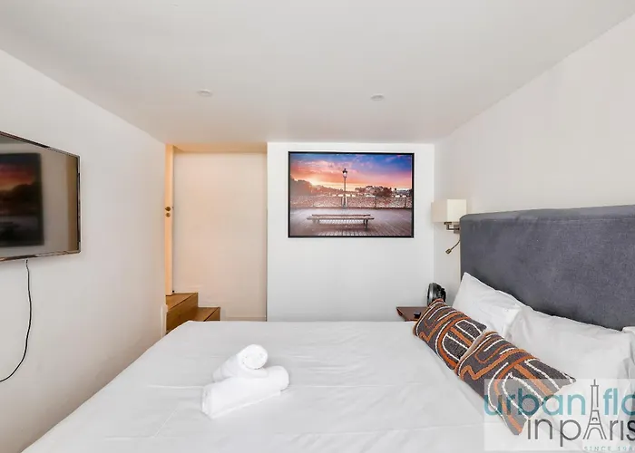 62 - Beautiful Apartment Triangle D- 100M From Champs-Elysees